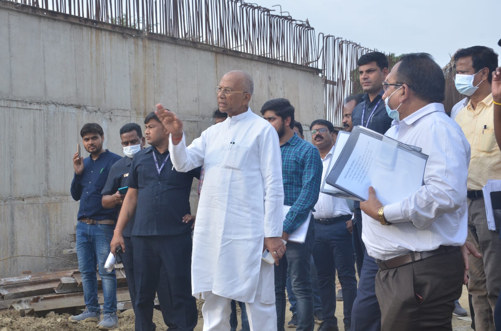 लोक निर्माण मंत्री साहू