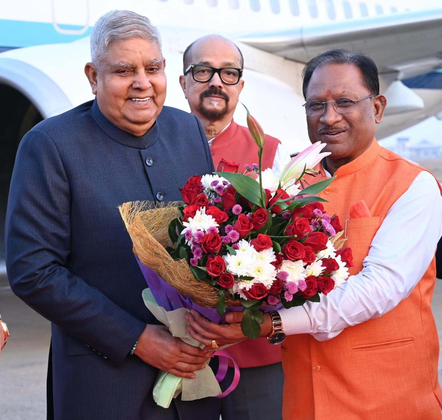 उपराष्ट्रपति श्री जगदीप धनखड़ के रायपुर आगमन पर राज्यपाल श्री रमेन डेका और मुख्यमंत्री श्री साय ने किया आत्मीय स्वागत