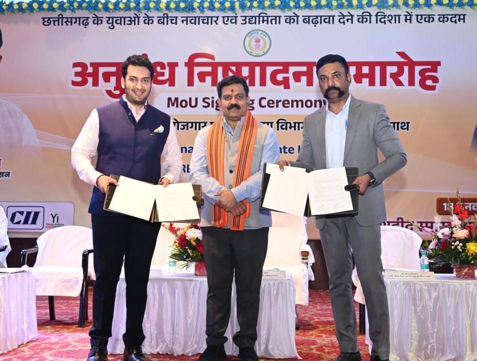 उपमुख्यमंत्री श्री शर्मा की उपस्थिति में तकनीकी शिक्षा और सीएसआरबॉक्स फाउंडेशन, सीआईआई यंग इंडियंस और अपनाटेक प्राइवेट लिमिटेड के मध्य हुआ एमओयू