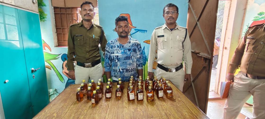 गणतंत्र दिवस के दिन अवैध रूप से शराब बिक्री करते पकड़या