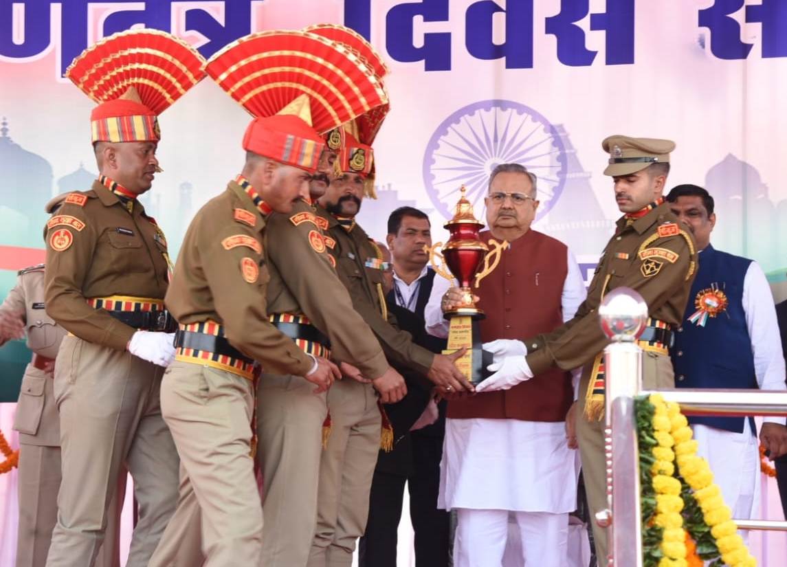 भारतीय गणंत्रत की यात्रा में हमने उन्नत विकसित प्रजातंत्र का अनुपम उदाहरण प्रस्तुत किया है – डॉ. रमन सिंह