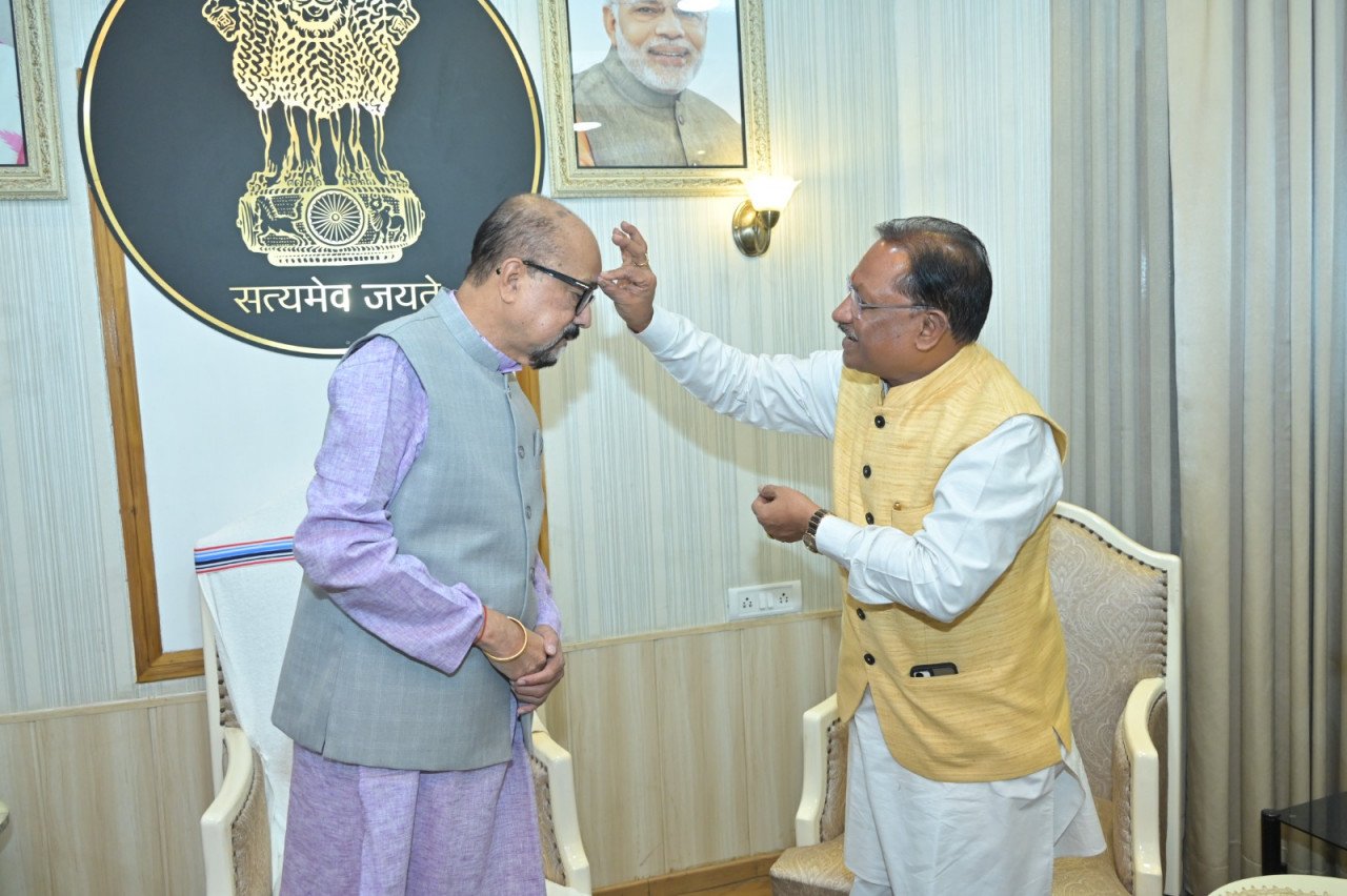 राज्यपाल श्री डेका को