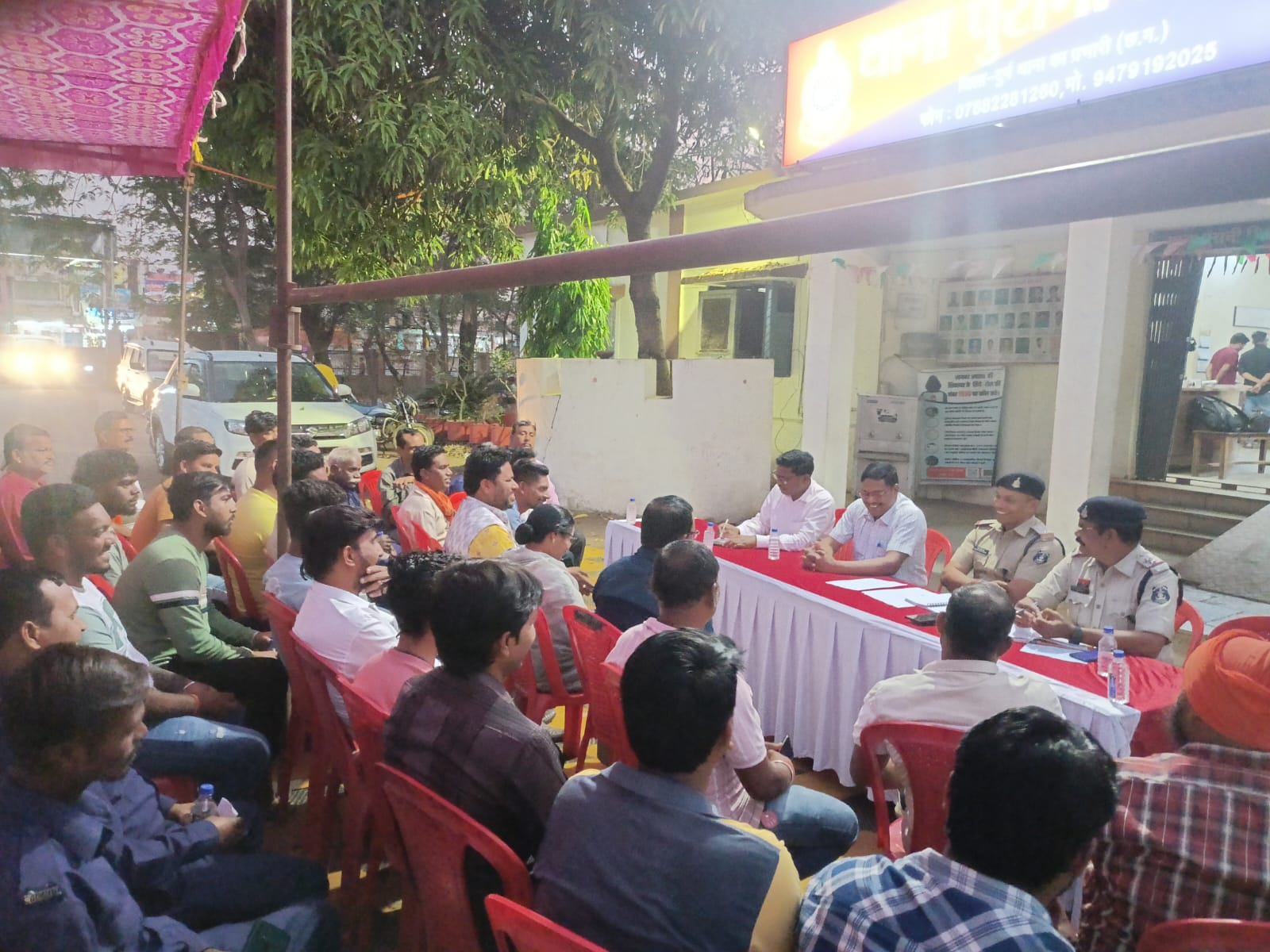 शांतिपूर्ण रूप से होली तैयार
