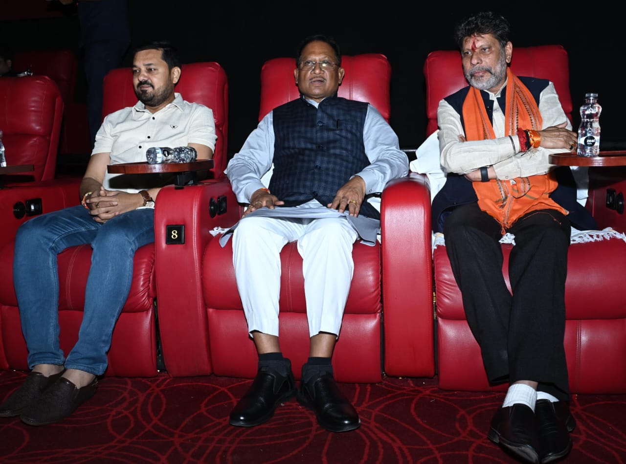 “सुहाग” फिल्म में