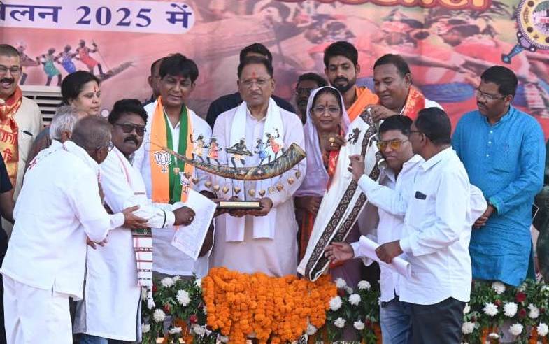 शिक्षा को अपनाए