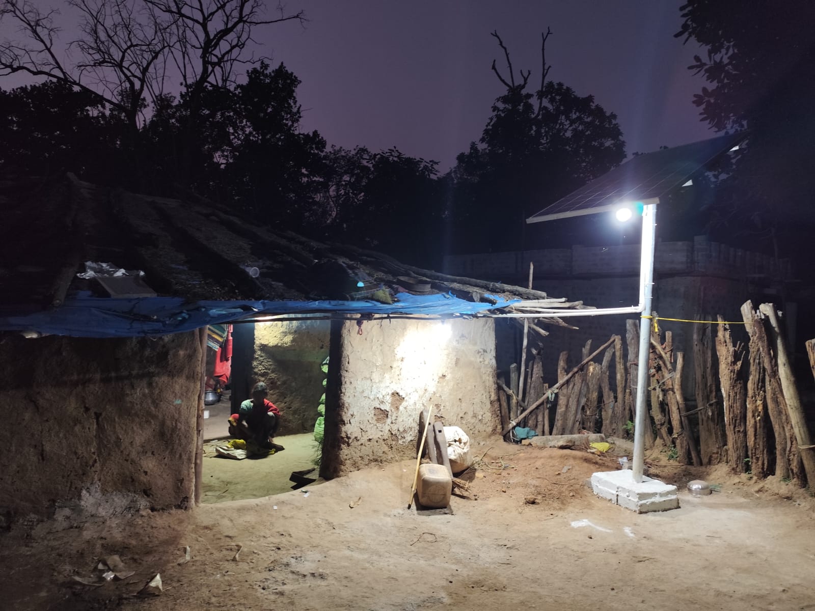 सौर ऊर्जा से रोशन हुए 25