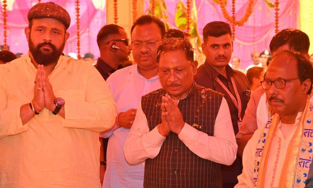 मुख्यमंत्री विष्णुदेव साय श्री हरि अखंड संकीर्तन नाम यज्ञ में हुए शामिल