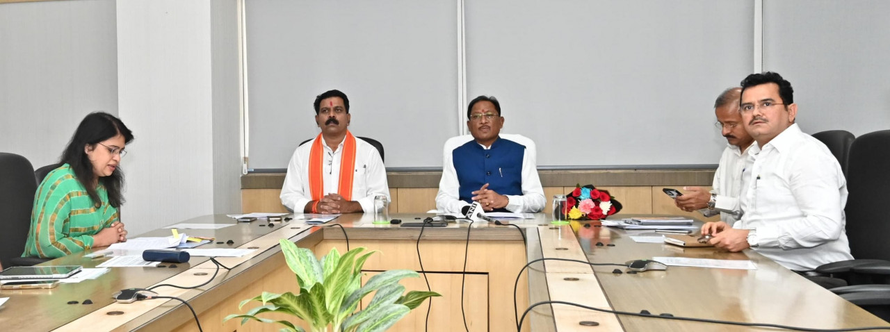 मुख्यमंत्री श्री साय ने आत्मसमर्पित नक्सलियों और नक्सल हिंसा से पीड़ितों को जारी की प्रधानमंत्री आवास योजना की पहली किस्त