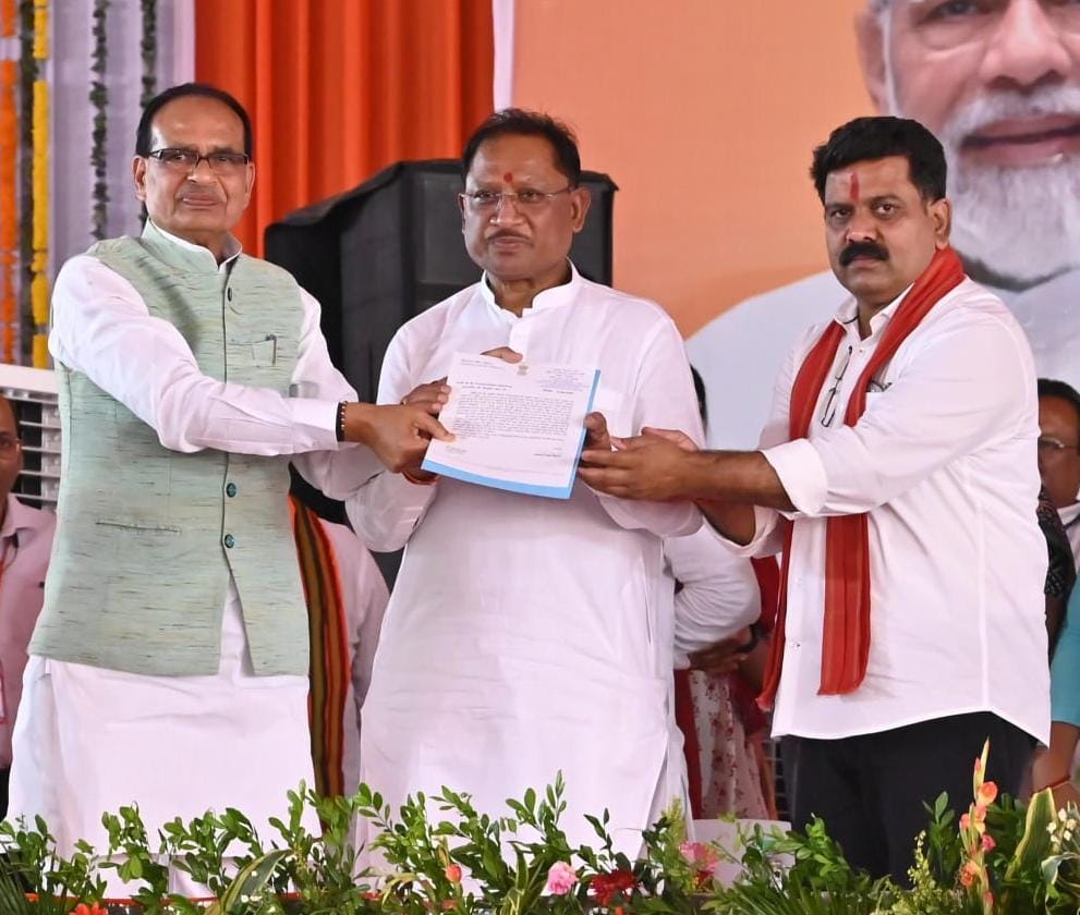 अब कोई गरीब कच्चे