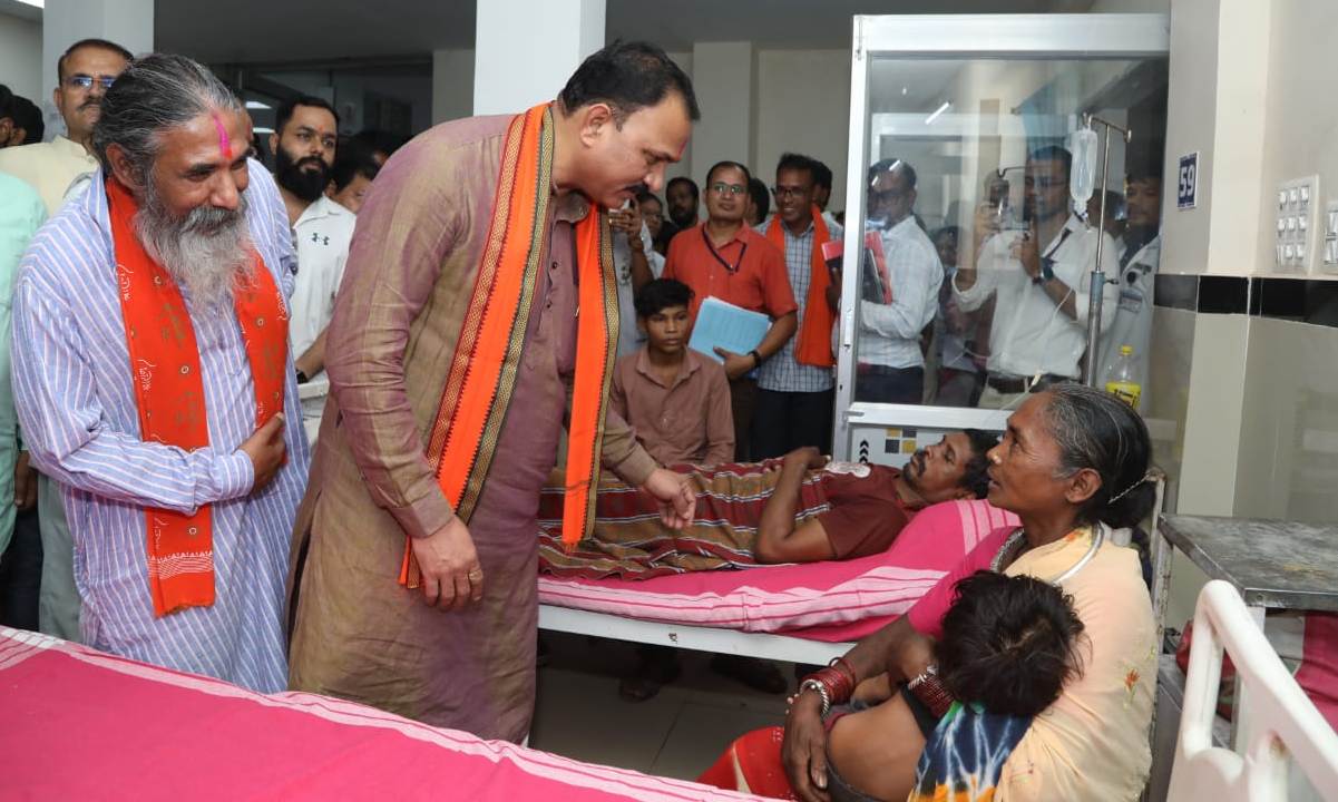 स्वास्थ्य मंत्री श्याम बिहारी