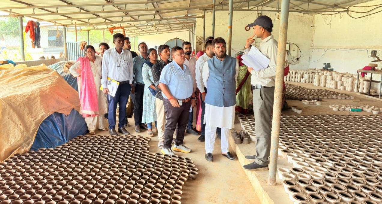 ग्रामोद्योग बोर्ड अध्यक्ष राकेश