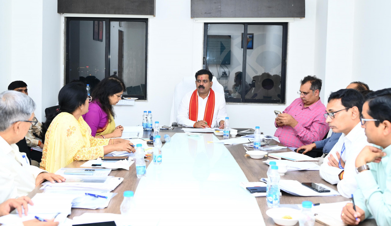 ग्राम पंचायतों को अविवादित