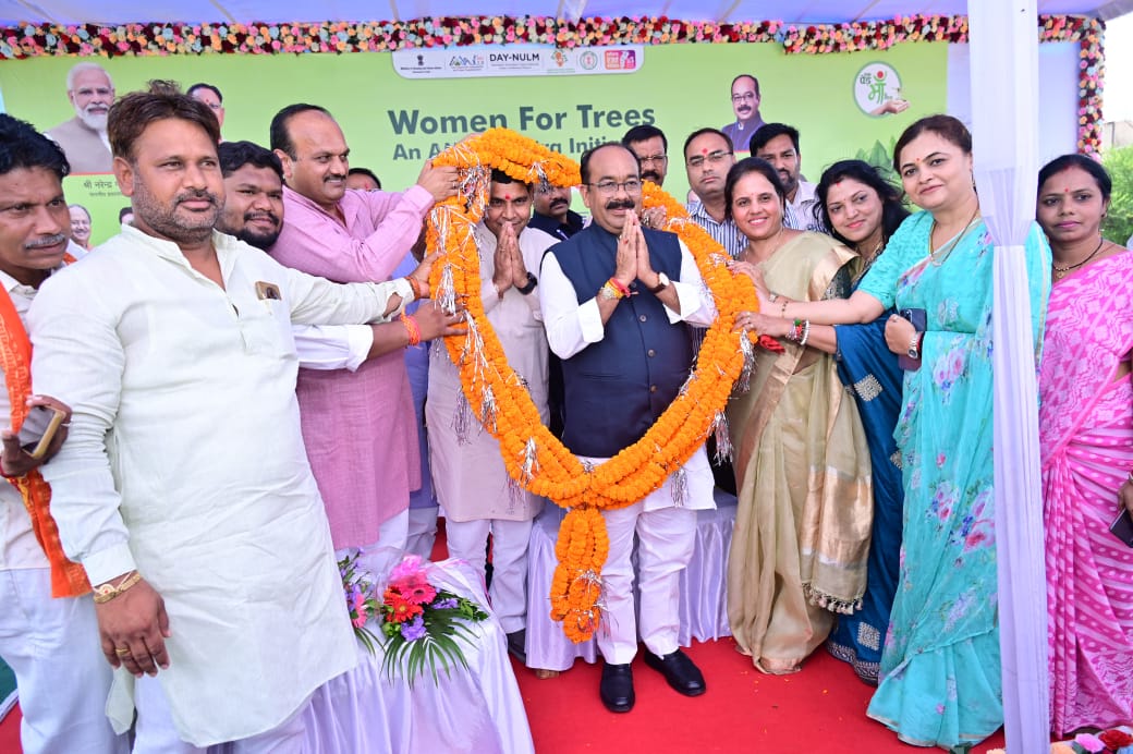 पर्यावरण के प्रति जागरूक हो ज्यादा से ज्यादा संख्या में लगाएं पौधे – अरुण साव