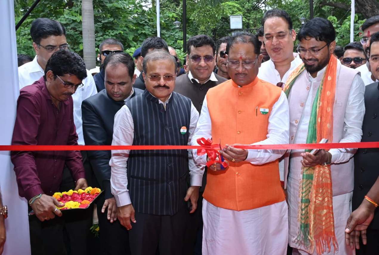 छत्तीसगढ़ के स्वतंत्रता सेनानियों की गाथा, आज़ादी की लड़ाई में प्रदेश की भागीदारी और शासन की उपलब्धियों का प्रभावशाली चित्रण