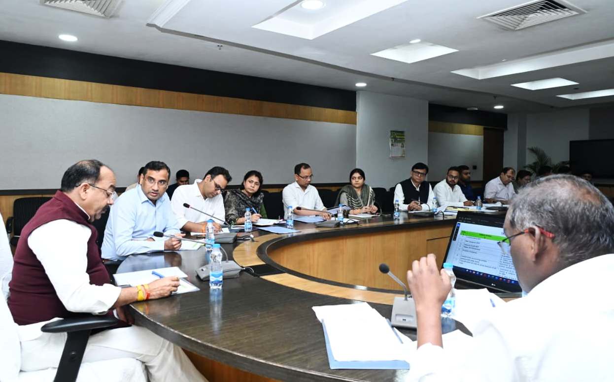 योजनाओं और सुविधाओं के क्रियान्वयन में और ज्यादा गति व पारदर्शिता के साथ करें परिणाममूलक कार्य – श्री साव