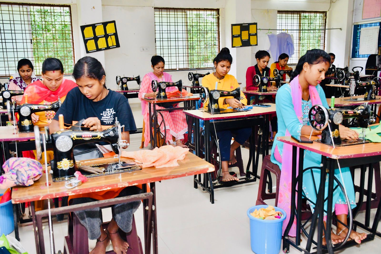 आत्मसमर्पित माओवादियों को मिल रहा नया जीवन