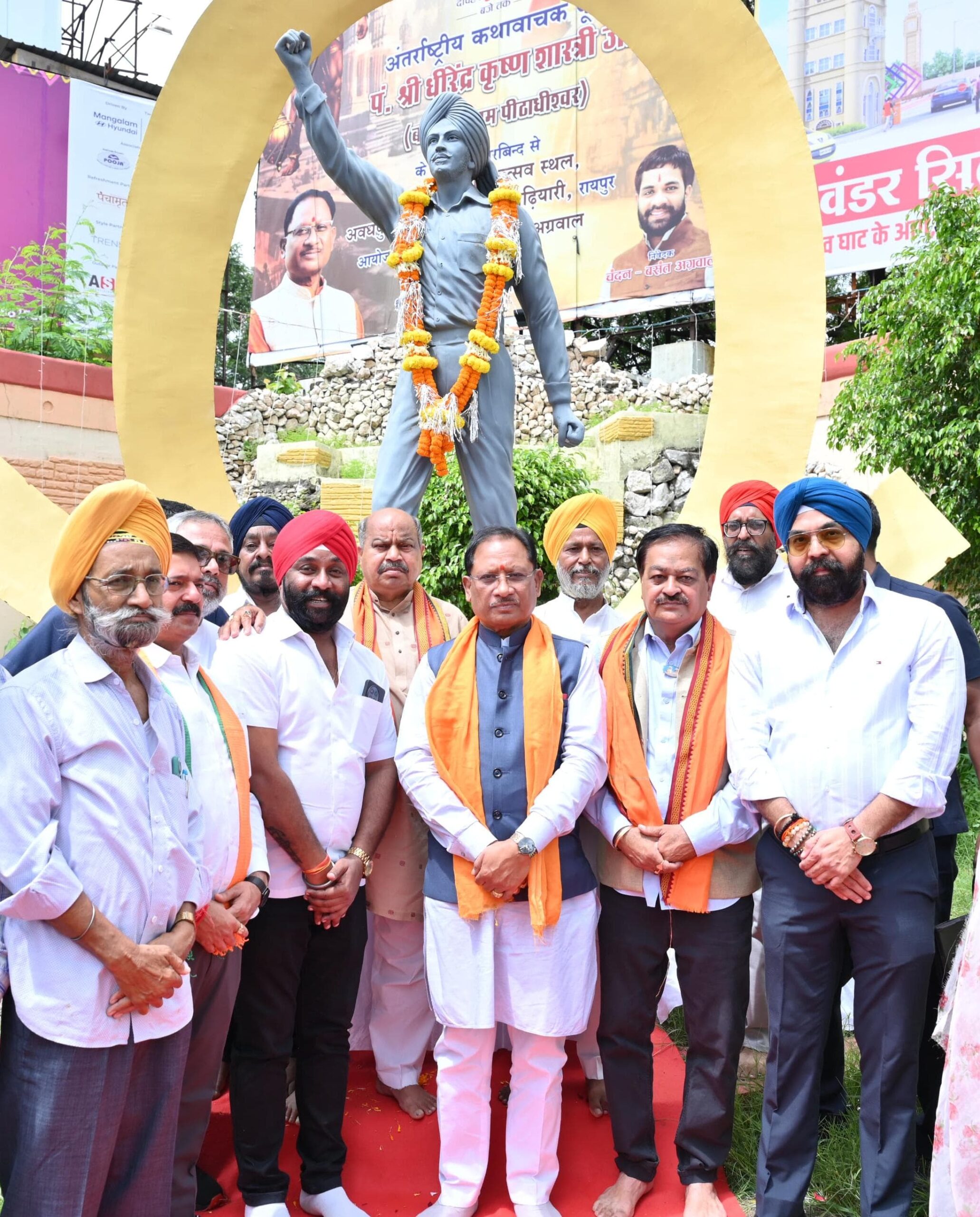 मुख्यमंत्री श्री साय ने अमर शहीद भगत सिंह की प्रतिमा पर माल्यार्पण कर किया नमन