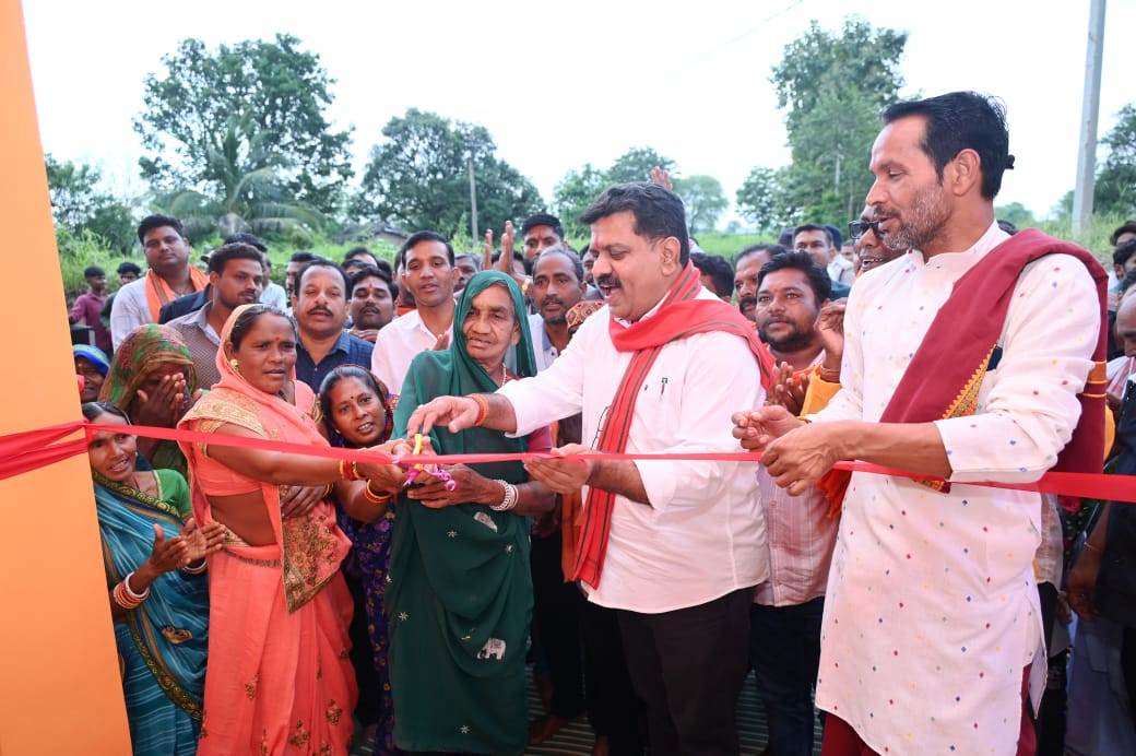 उपमुख्यमंत्री विजय शर्मा ने ग्राम कुरूवा में सामुदायिक भवन का किया लोकार्पण