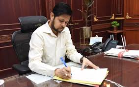 कलेक्टर अभिजीत सिंह ने जिले में पदस्थ अपर कलेक्टरों के मध्य कार्यों का विभाजन