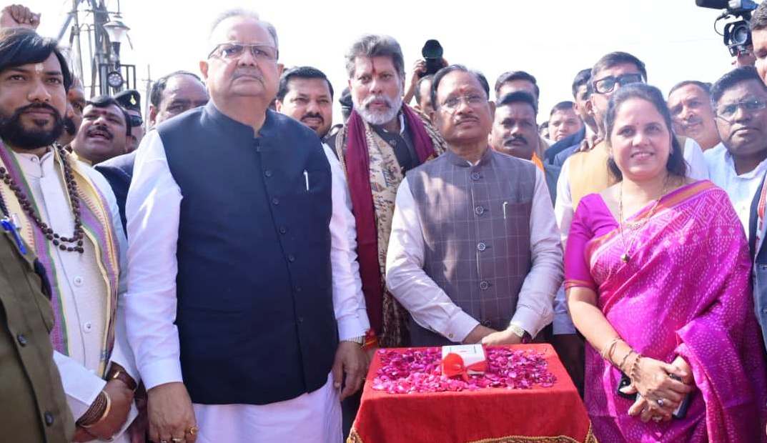 मुख्यमंत्री श्री साय ने पूर्व प्रधानमंत्री स्वर्गीय श्री अटल बिहारी वाजपेयी की जयंती पर 115 शहरों में अटल परिसरों का लोकार्पण किया