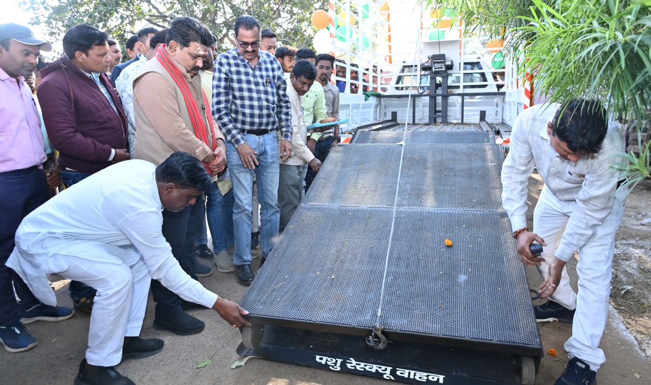पशु रेस्क्यु वाहन से दुर्घटनाग्रस्त पशुओं को मिलेगी त्वरित चिकित्सा सुविधा – उप मुख्यमंत्री श्री शर्मा