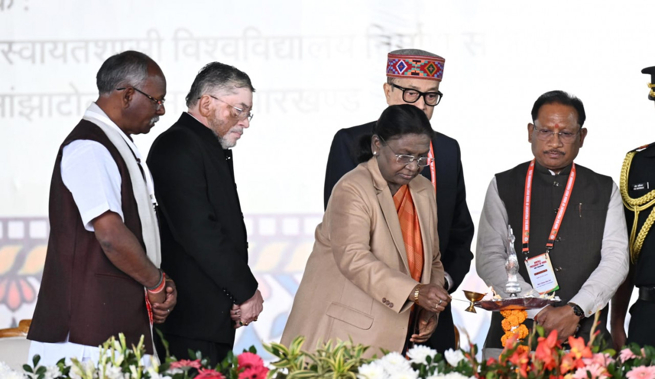 राष्ट्रपति श्रीमती द्रौपदी मुर्मू ने ‘जशक्राफ्ट’ एवं जशपुर की जनजातीय मातृशक्ति के कौशल की सराहना की