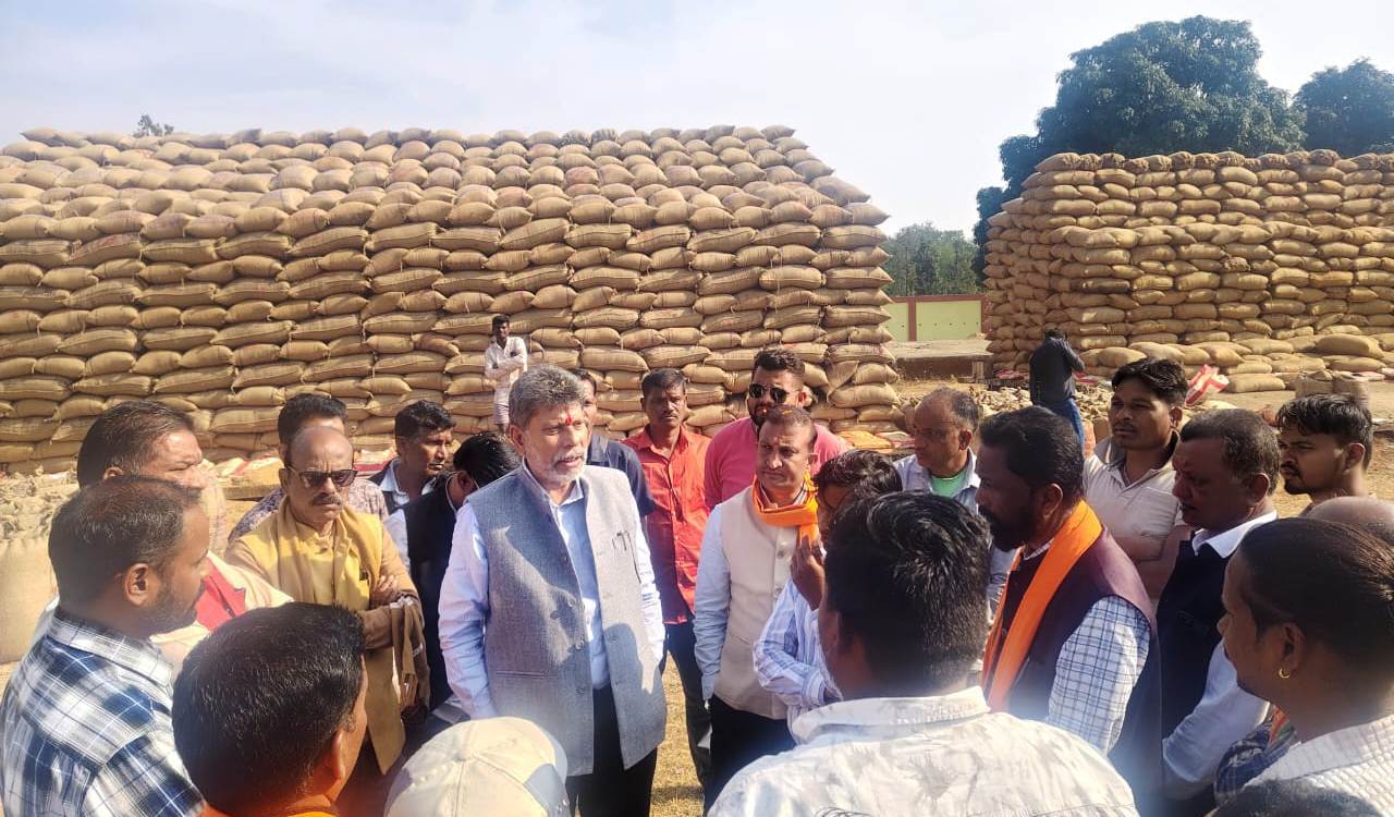 विधायक किरण देव ने