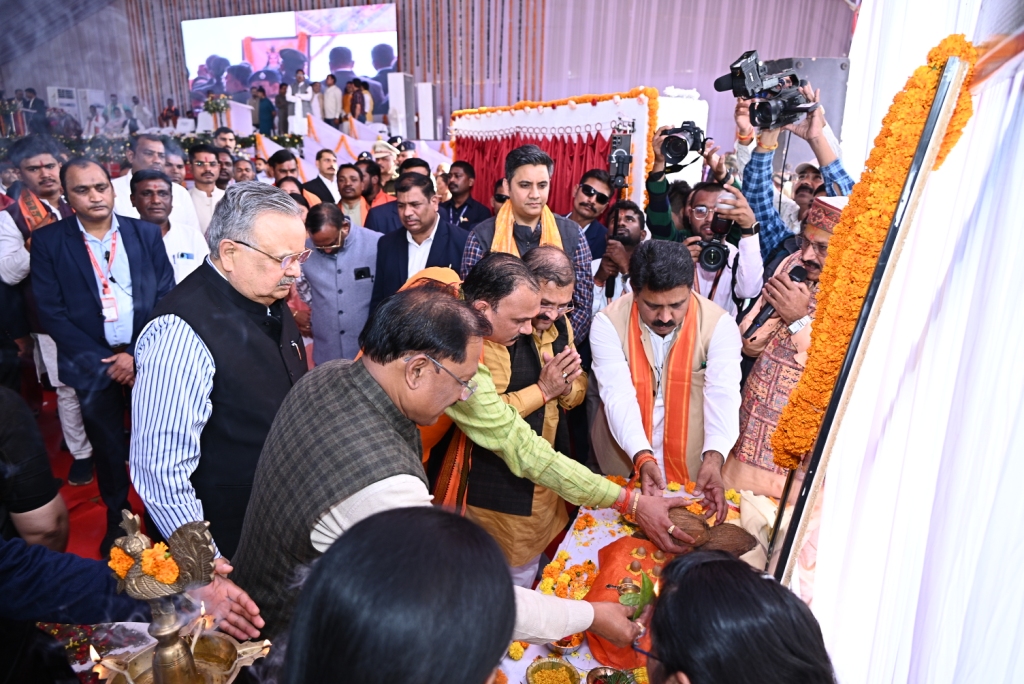 मुख्यमंत्री श्री साय ने कवर्धा में श्री पंचमुखी बूढ़ा महादेव रिवर फ्रंट निर्माण और रवेली में महाविद्यालय की घोषणा की