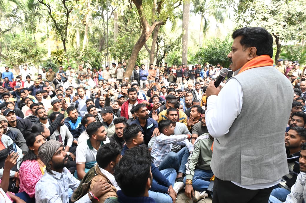 आरक्षक भर्ती प्रक्रिया में पारदर्शिता के लिए शासन पूरी तरह प्रतिबद्ध – उपमुख्यमंत्री श्री शर्मा