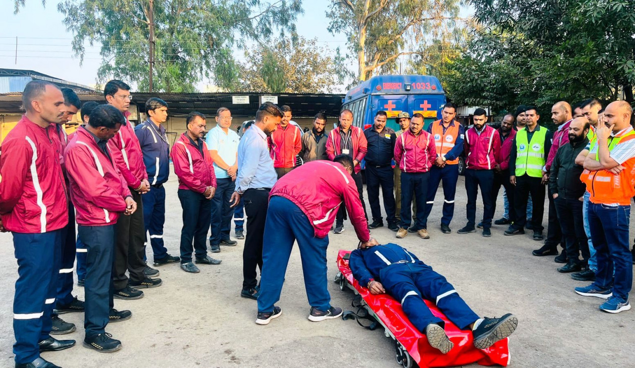  सड़क दुर्घटना में आपात स्थिति से निपटने मॉक-ड्रिल