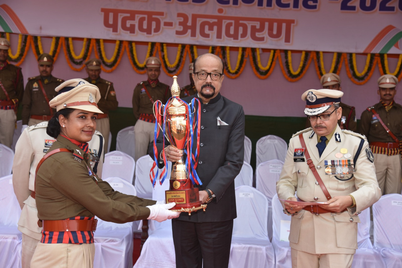 राज्यपाल ने गणतंत्र