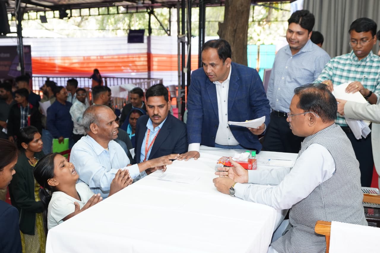 मुख्यमंत्री श्री साय के निर्देश पर लकवाग्रस्त महिला को तुरंत मंजूर हुए 5 लाख रुपए