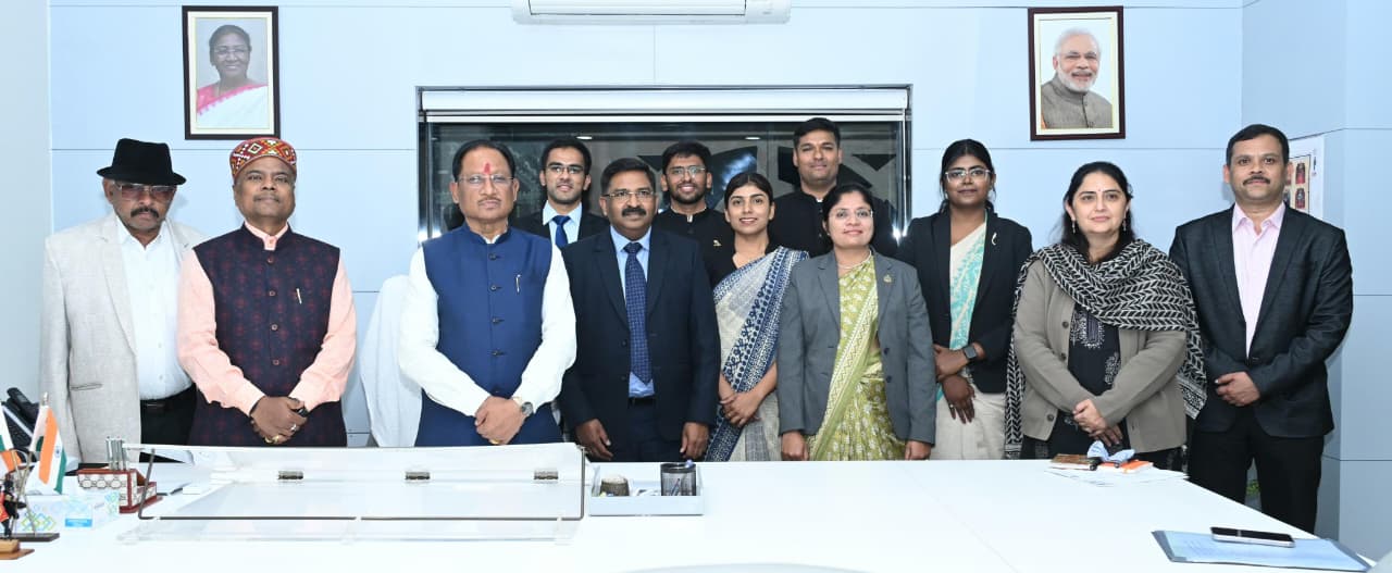 मुख्यमंत्री से भारतीय वन सेवा 2024 बैच के प्रशिक्षु अधिकारियों ने की मुलाकात