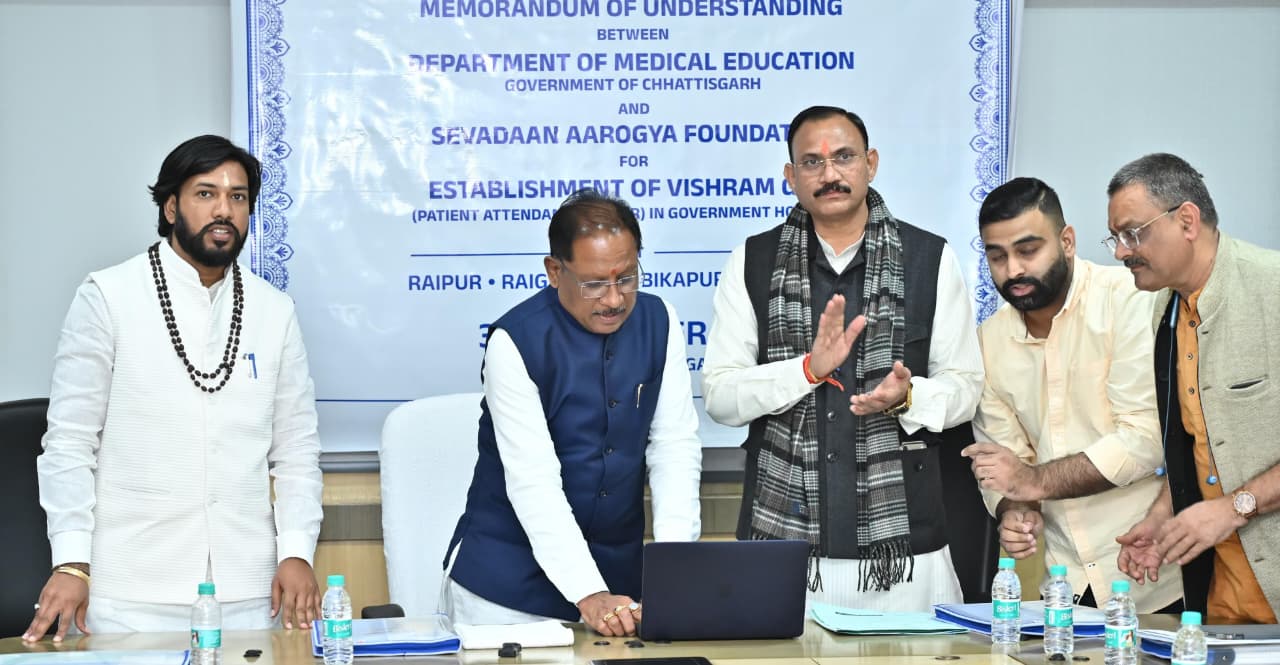 मुख्यमंत्री श्री साय ने रायपुर साहित्य उत्सव की वेबसाइट का किया लोकार्पण
