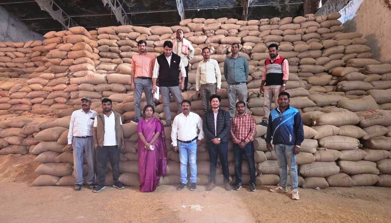 सरायपाली में राइस मिल पर प्रशासन की सख्त कार्रवाई