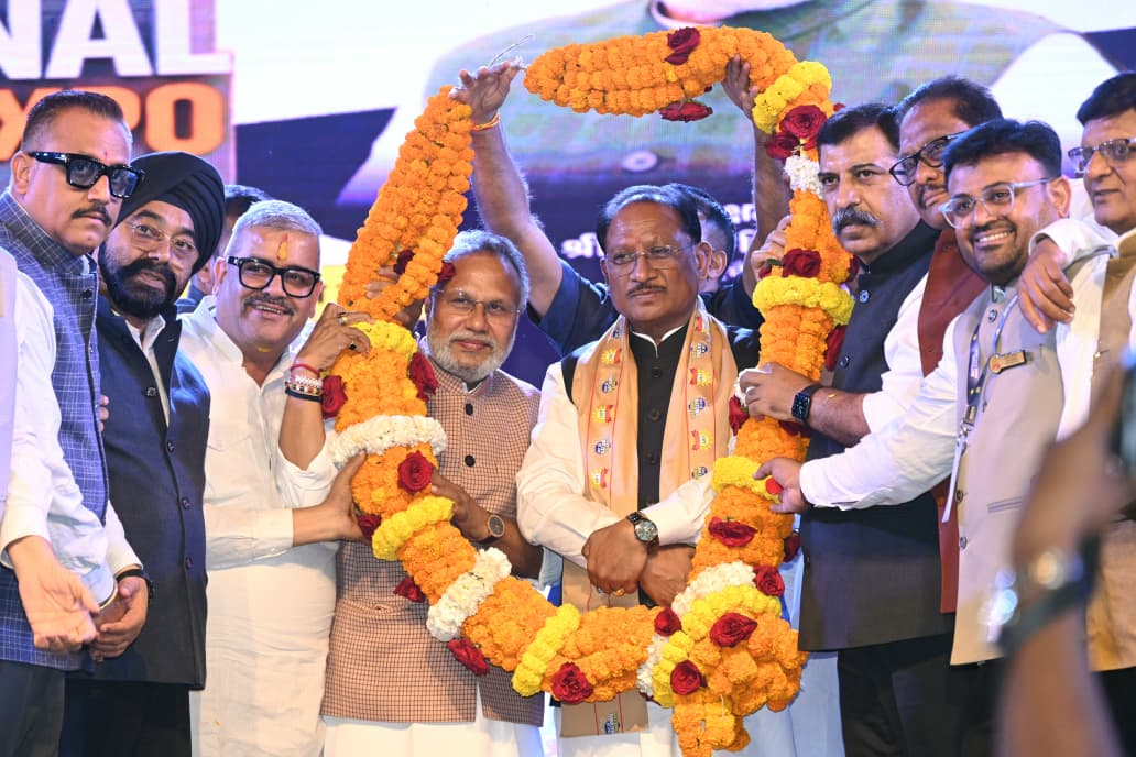मुख्यमंत्री श्री साय कंफेडरेशन ऑफ ऑल इंडिया ट्रेडर्स (कैट) द्वारा आयोजित नेशनल ट्रेड एक्सपो 2026 के समापन समारोह में हुए शामिल