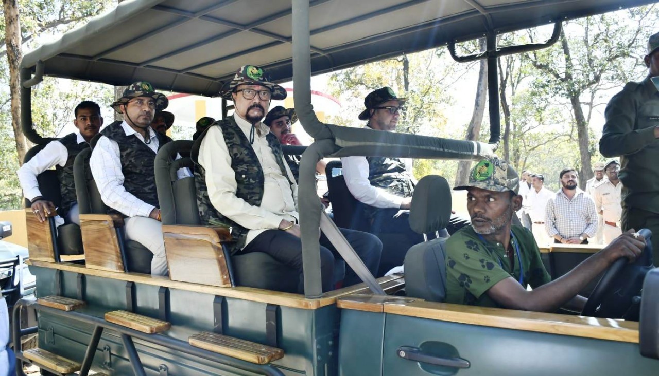 राज्यपाल रमेन डेका