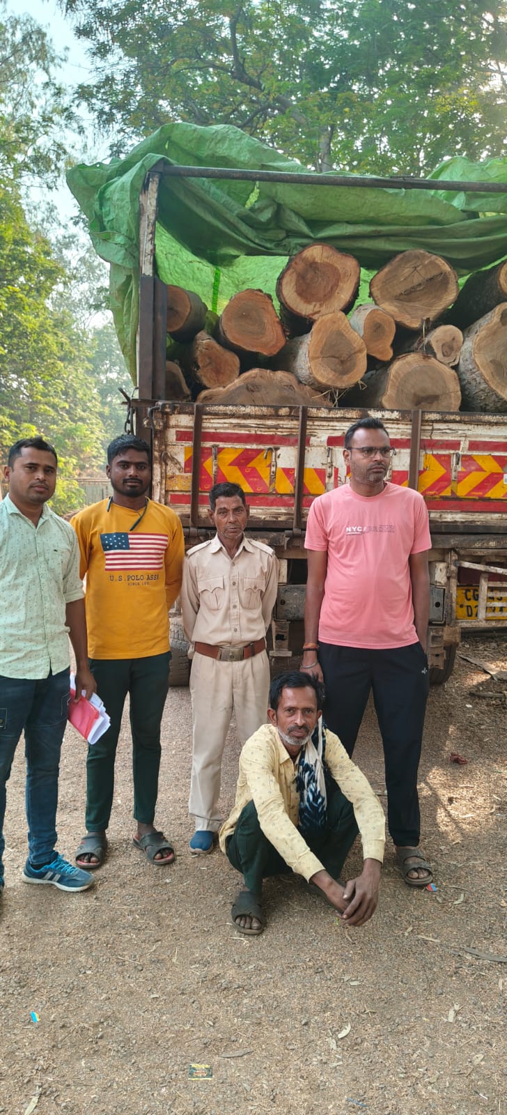 तीन अलग-अलग मामलों में अवैध लकड़ी परिवहन पर कार्रवाई, वाहन और काष्ठ जब्त