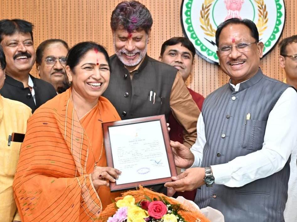 मुख्यमंत्री श्री साय से नवनिर्वाचित राज्यसभा सदस्य श्रीमती लक्ष्मी वर्मा ने की सौजन्य मुलाकात