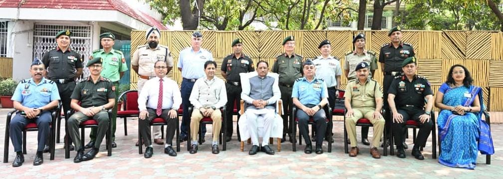 नेशनल डिफेंस कॉलेज का 15 सदस्यीय अध्ययन दल 05 दिवसीय यात्रा पर पहुंचा है छत्तीसगढ़