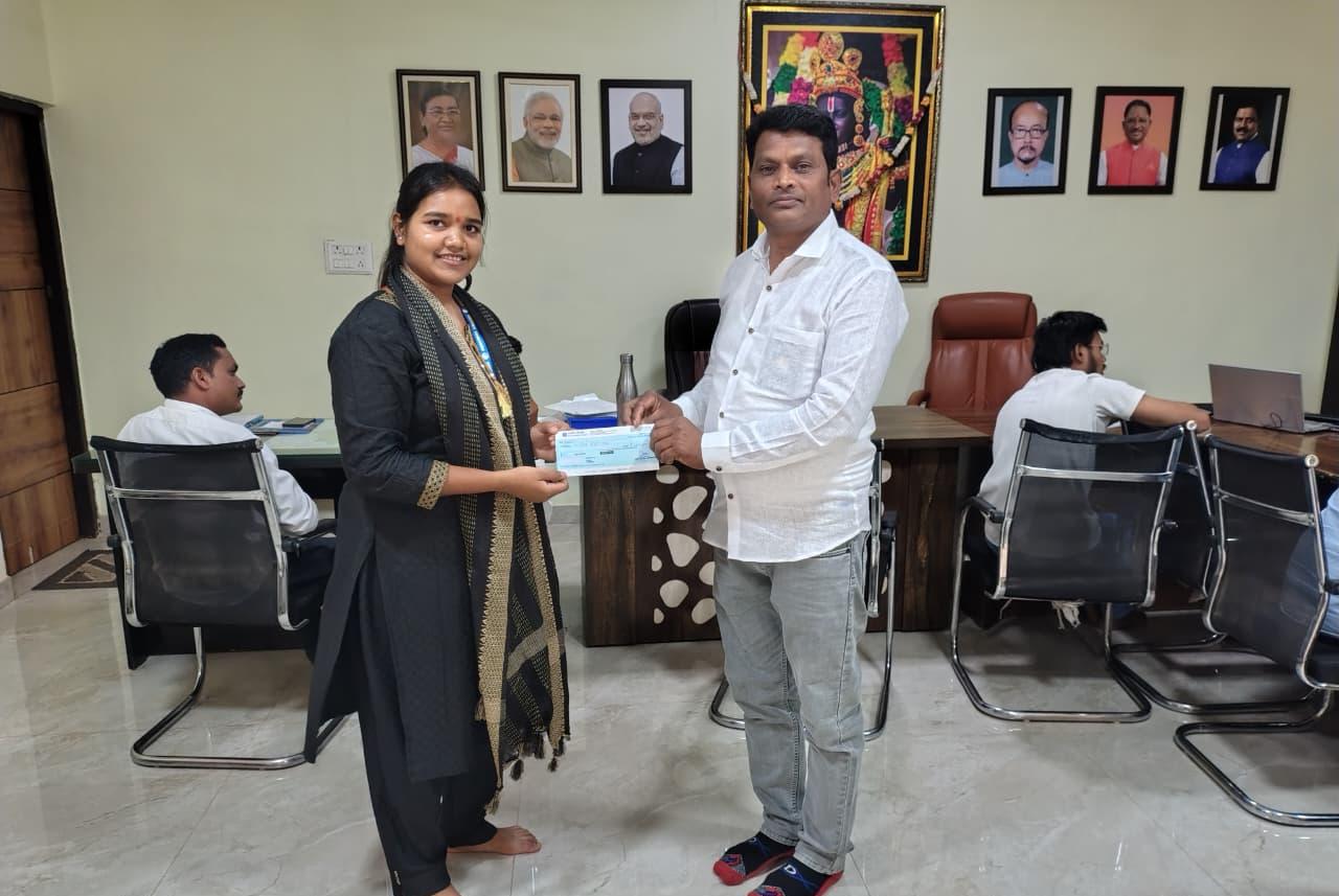 आर्थिक तंगी से रंजना की छुटी पढ़ाई, उप मुख्यमंत्री श्री शर्मा के सहयोग से फिर होगी शुरू