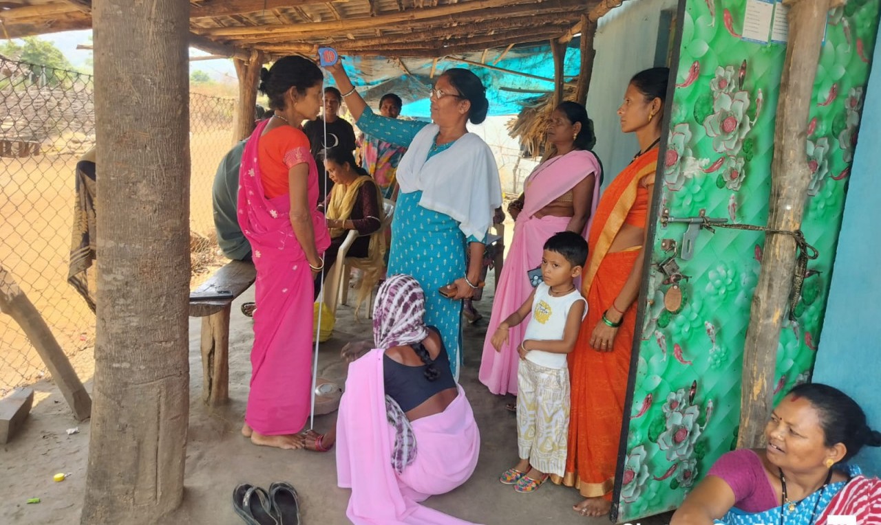 4.19 लाख से अधिक जांच, 4272 मरीजों को मिला विशेषज्ञ उपचार – मुख्यमंत्री स्वस्थ बस्तर अभियान से सुदूर अंचलों तक पहुंच रही सशक्त स्वास्थ्य सेवाएं