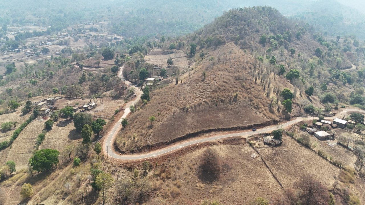बारहमासी सड़क से जुड़ गया पहाड़ों के बीच बसा चाऊरडोंगरी