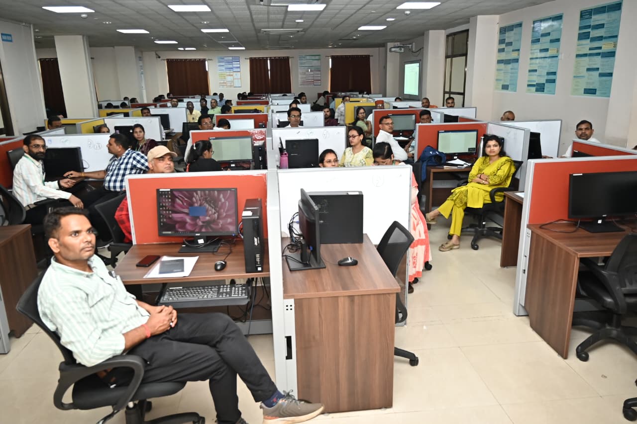 नवा रायपुर स्थित आईआईआईटी में डिजिटल दक्षता एवं एआई एकीकरण पर चरणबद्ध प्रशिक्षण सम्पन्न