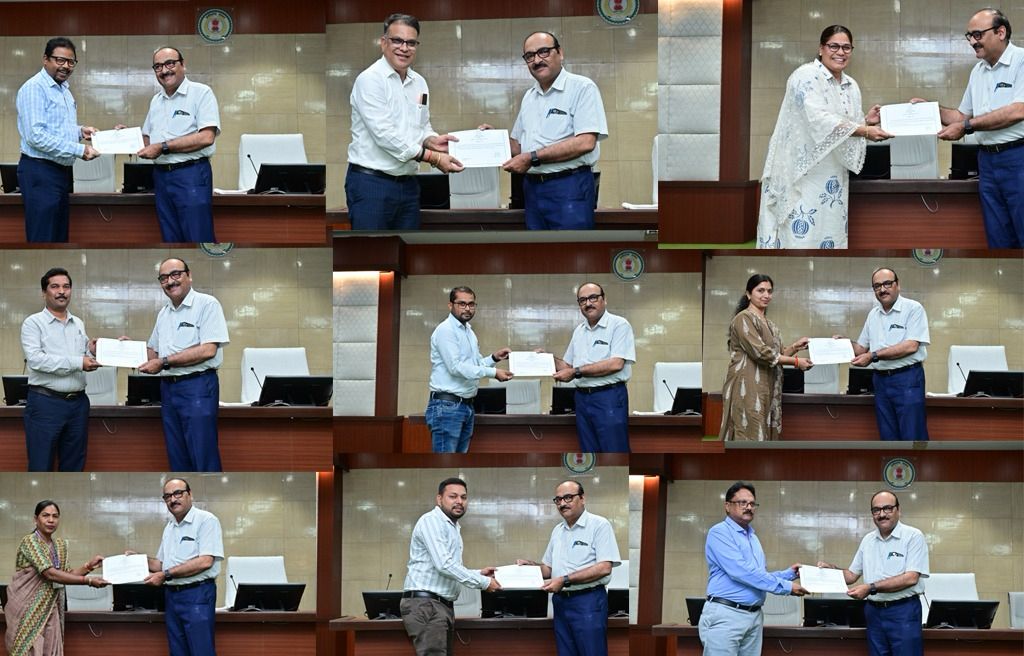 मुख्य सचिव ने ई-ऑफिस एवं समयबद्धता के लिए अधिकारी और कर्मचारियों को दिए प्रशंसा पत्र