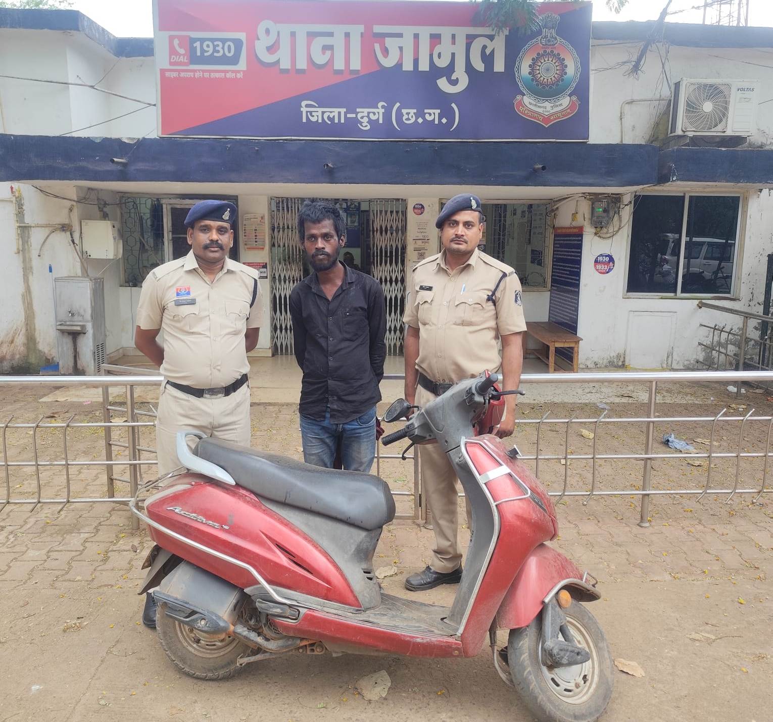 सिम्प्लेक्स इंजीनियरिंग पार्किंग से स्कूटी चोरी करने वाला आरोपी गिरफ्तार