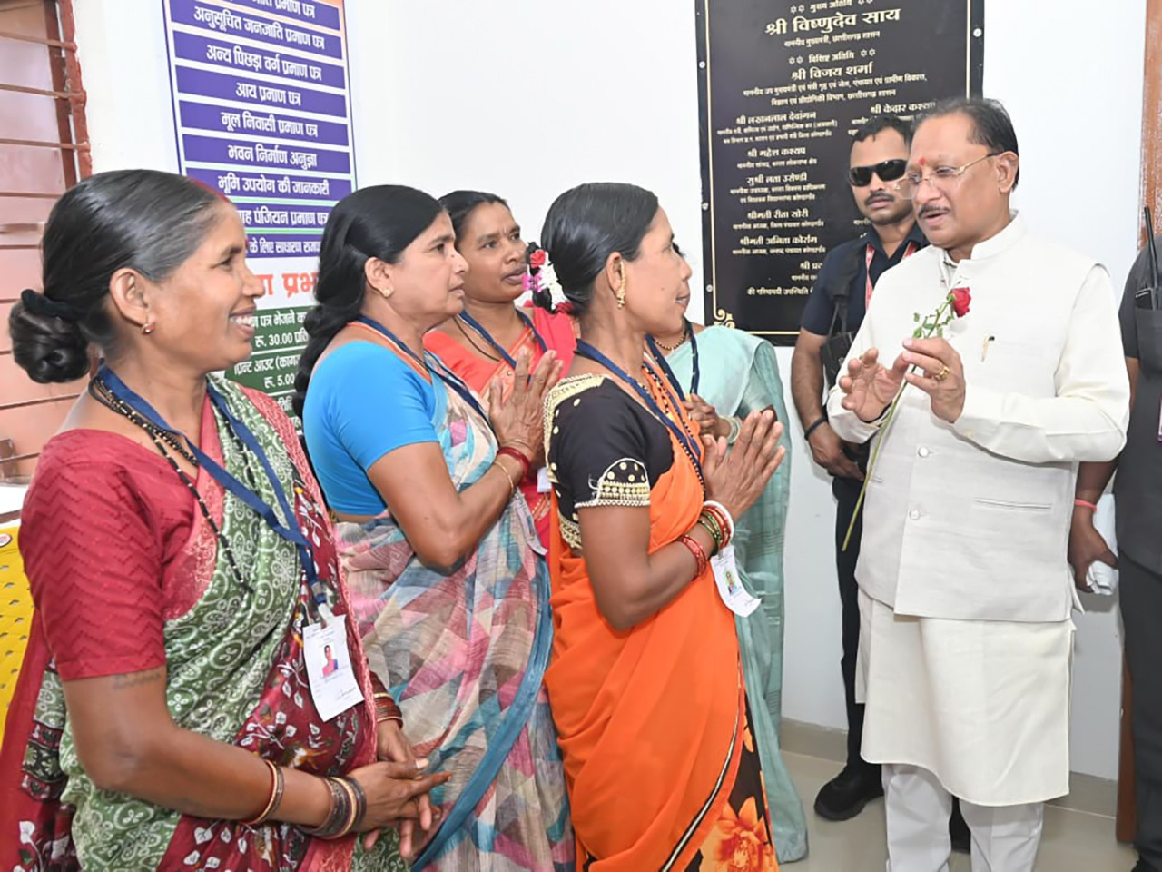 ’अब प्रमाण पत्र से लेकर बैंकिंग, बीमा, पेंशन और ऑनलाइन सेवाएं गांव में ही उपलब्ध’