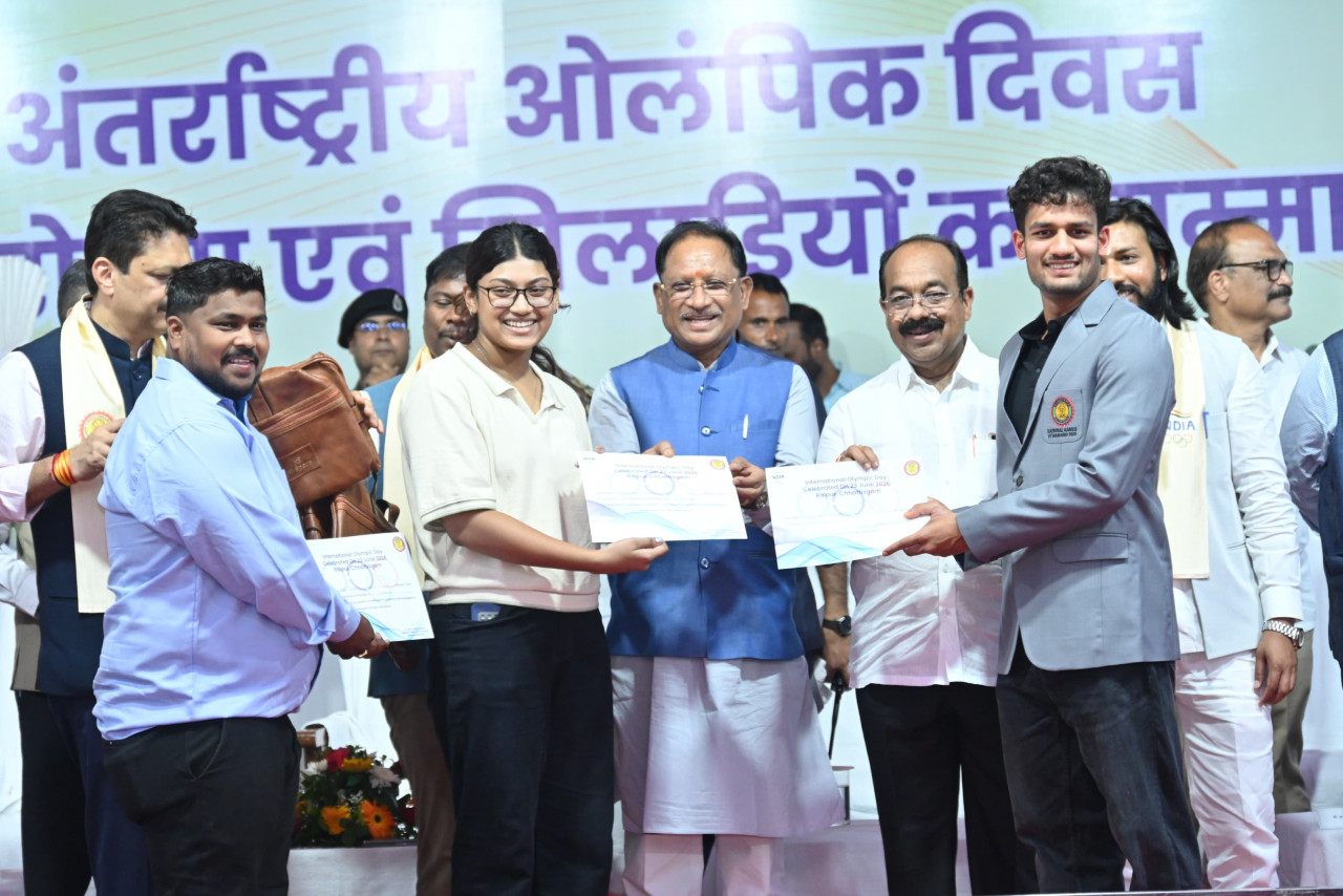 मुख्यमंत्री श्री साय ने खिलाड़ियों का बढ़ाया उत्साह: 2036 पौधों के रोपण से ओलंपिक मेजबानी के संकल्प को दी नई ऊर्जा