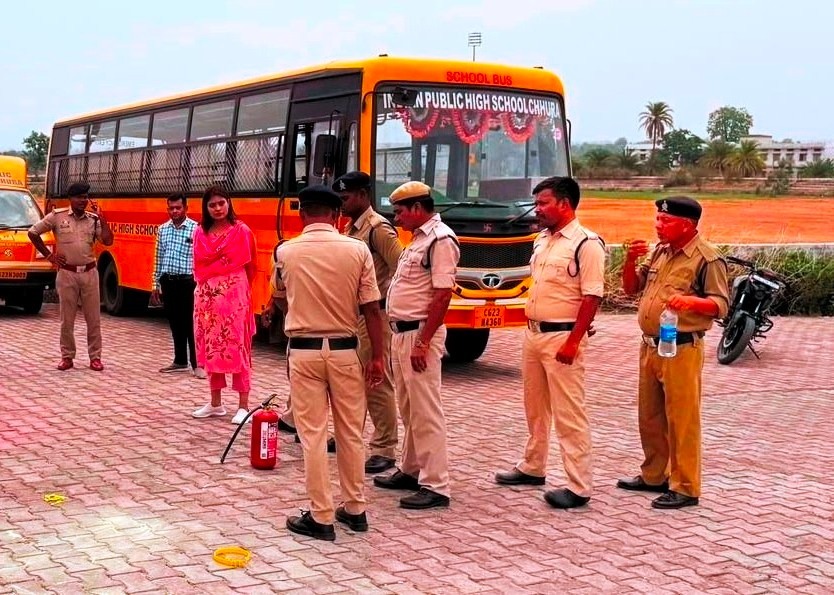 अनुपस्थित 45 स्कूल बस संचालकों को जारी किया गया नोटिस