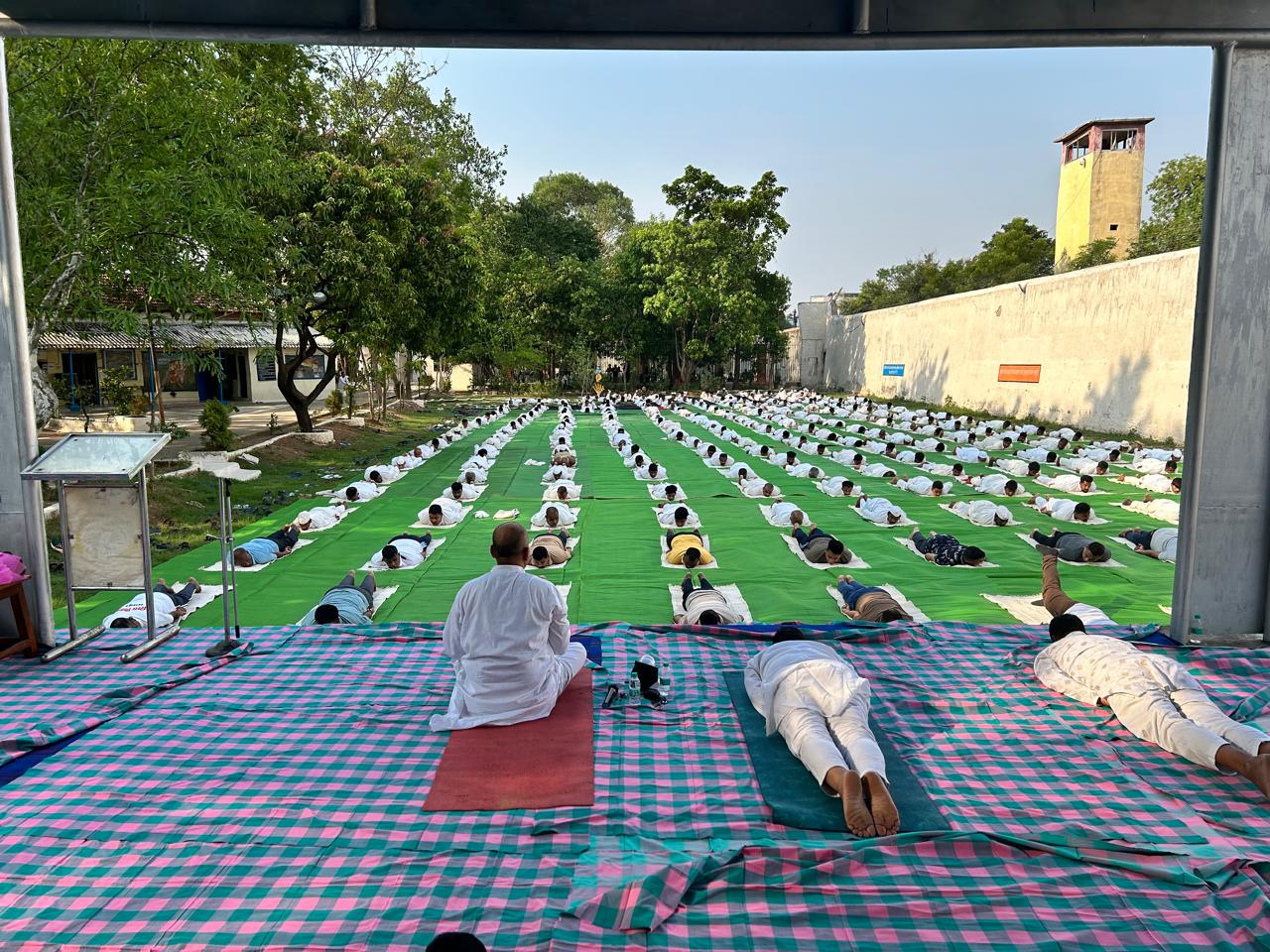 छत्तीसगढ़ प्रदेश की 33 जेलों में हज़ारों कैदियों द्वारा हर्षोल्लास से अंतर्राष्ट्रीय योग दिवस मनाया गया